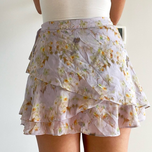 All Saints | Lilac floral "Kasa Momo" mini wrap tie waist crepe skort | Size 4 - Picture 4 of 8